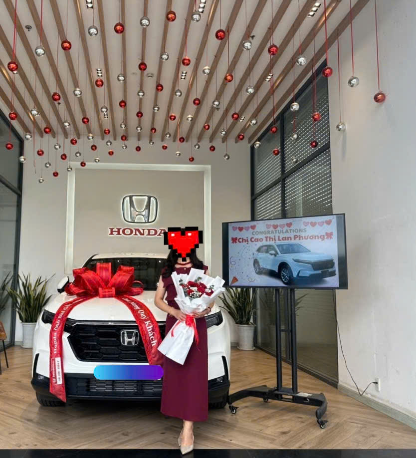 Cảm Ơn Gia Đình Chị Phương – Sở Hữu Honda CR-V L 2025 Trắng Tại Honda Quận 2